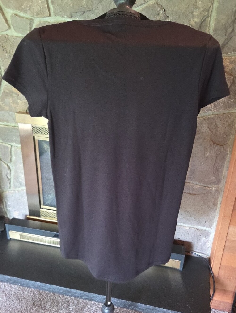 Kirkland Signature Women's Black Short-Sleeve Crewneck Tee - Picture 3 of 6